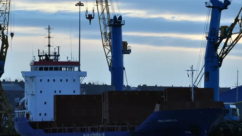 AL HUSSEIN Container Ship IMO 9163594 photo 8