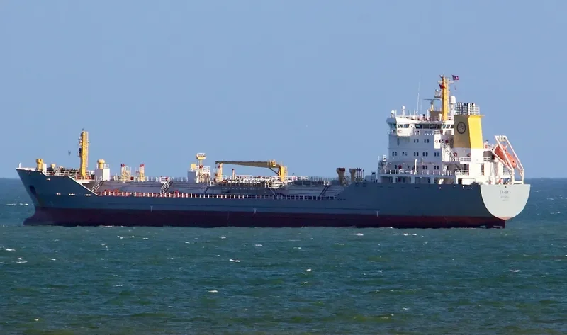 AVIOR Tanker IMO 9164512 photo 3