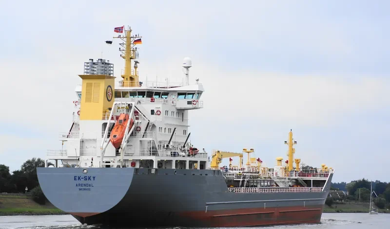 AVIOR Tanker IMO 9164512 photo 4