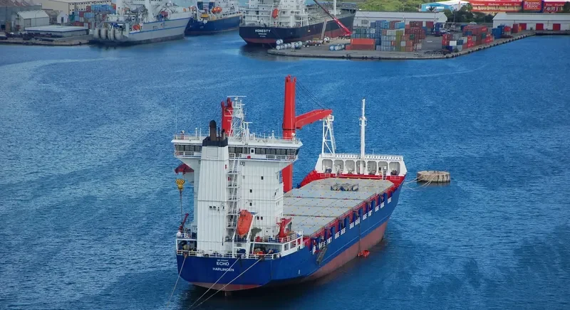 MTT TANJUNG MANIS Container Ship IMO 9165449 photo 10
