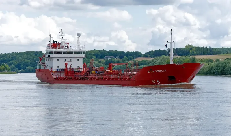 GUARDIANS Tanker IMO 9165451 photo 2
