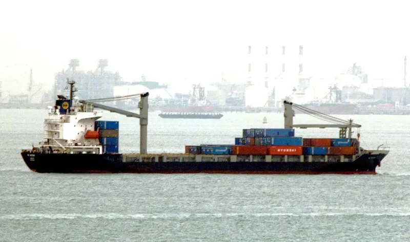 HIJAU JELITA Container Ship IMO 9167382 photo 5