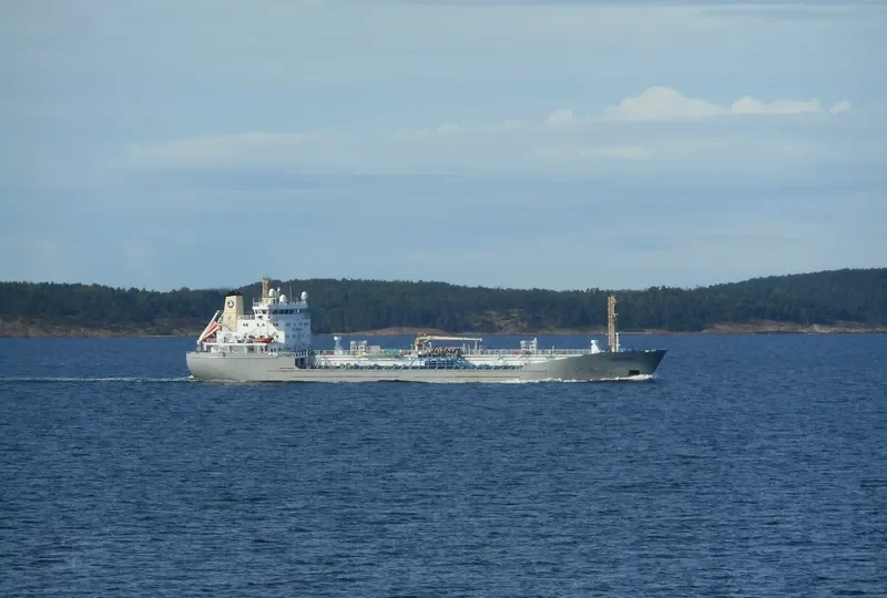 GAZPROMNEFT MURMANSK Tanker IMO 9167930 photo 2