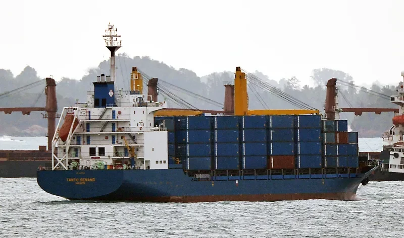 TANTO SENANG Container Ship IMO 9168582 photo 2