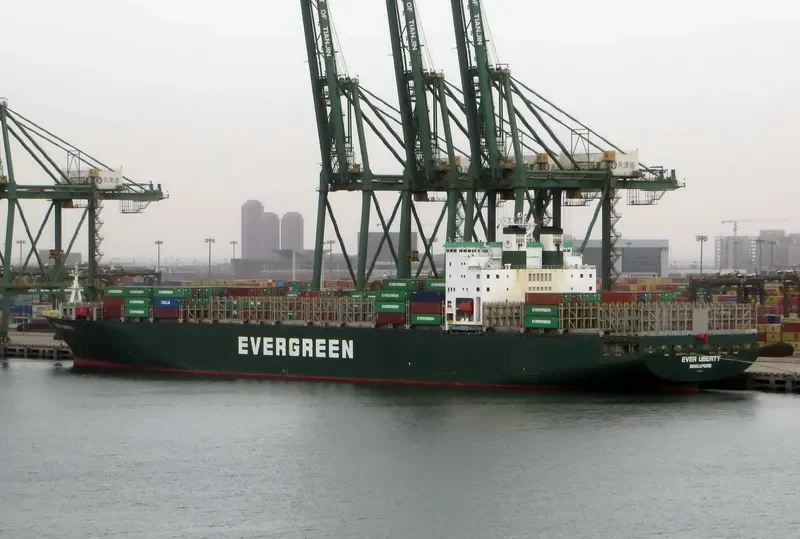 EVER UBERTY Container Ship IMO 9168831 photo 8
