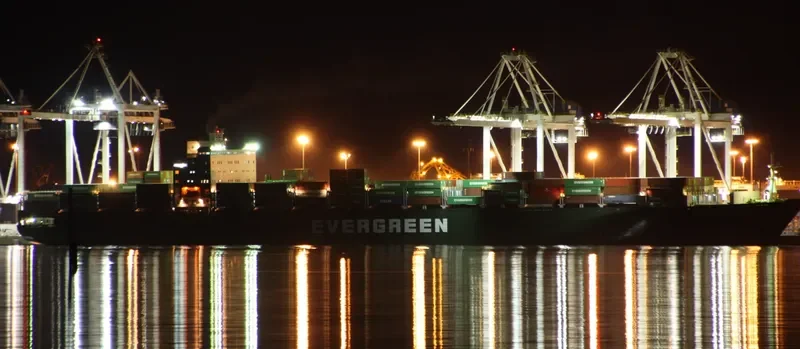 EVER URANUS Container Ship IMO 9168855 photo 8