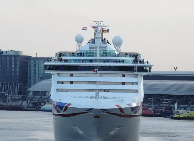 QUEEN OF THE OCEANS Passenger Ship IMO 9169550