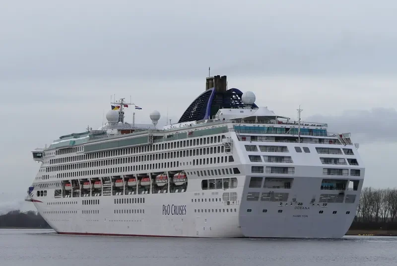 QUEEN OF THE OCEANS Passenger Ship IMO 9169550 photo 2