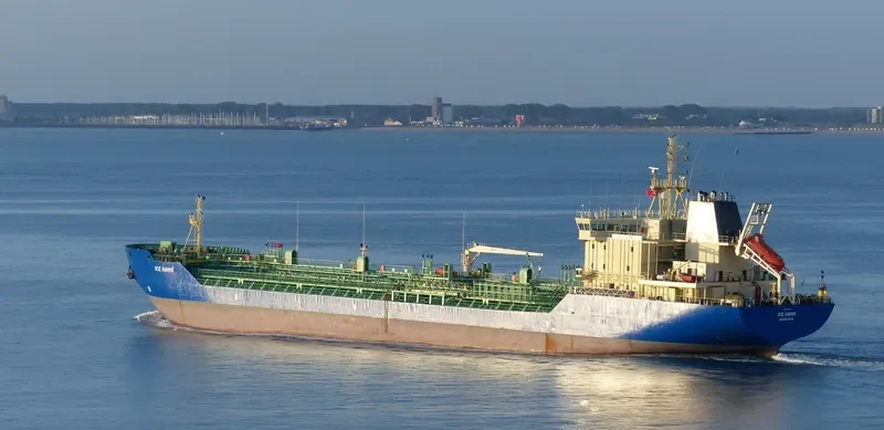 ICE HAWK Tanker IMO 9169768 photo 4
