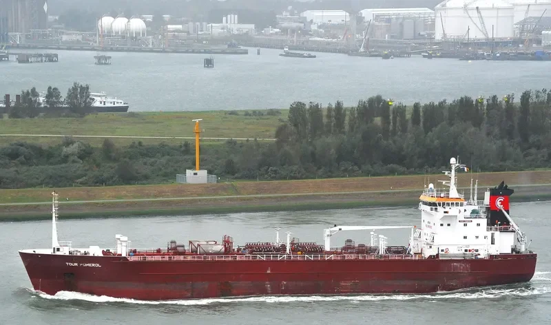 TOUR POMEROL Tanker IMO 9171474 photo 2