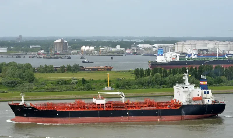 MELATI 7 Tanker IMO 9172272 photo 9