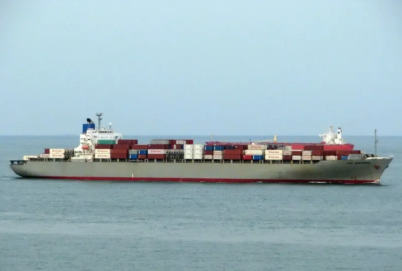 VAN AMAZONAS Container Ship IMO 9172569 photo 4