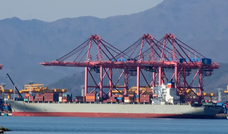 VAN AMAZONAS Container Ship IMO 9172569 photo 9