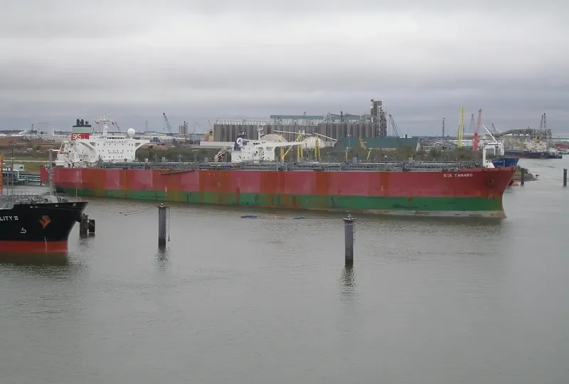 SKS TANARO Tanker IMO 9172662 photo 10