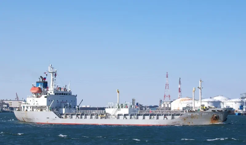 EASTERN TIGER Tanker IMO 9172741 photo 3