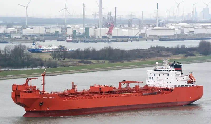 BETTY KNUTSEN Tanker IMO 9172870 photo 2