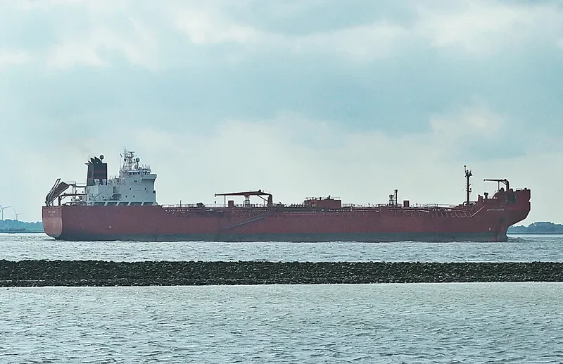 BETTY KNUTSEN Tanker IMO 9172870 photo 4