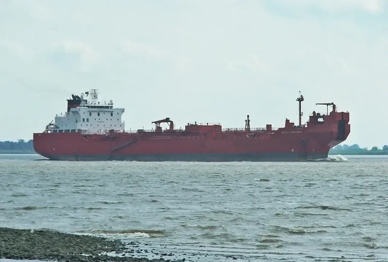 BETTY KNUTSEN Tanker IMO 9172870 photo 5