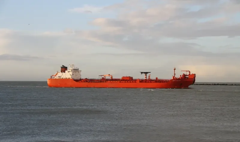 BETTY KNUTSEN Tanker IMO 9172870 photo 8