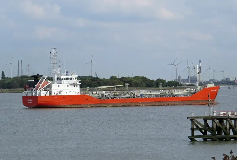 MOZART Tanker IMO 9174086 photo 3