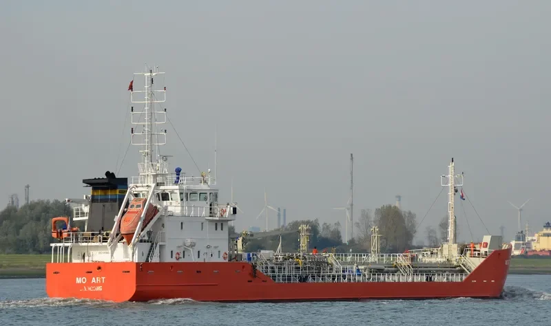 MOZART Tanker IMO 9174086 photo 8