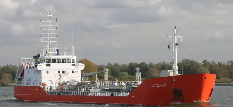 MOZART Tanker IMO 9174086 photo 10