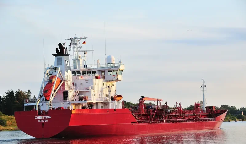 LIZA DESTINY Tanker IMO 9175080 photo 7