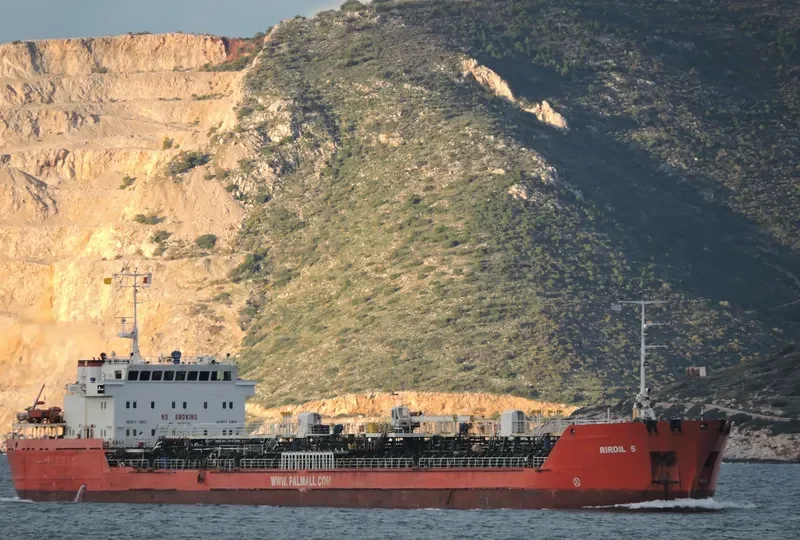 KARADENIZ POWERSHIP SELMA SULT Tanker IMO 9175248 photo 2