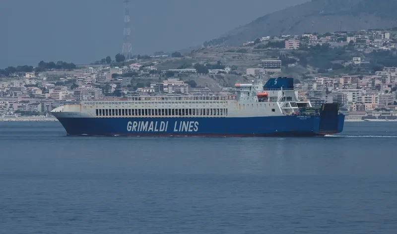 EUROCARGO SALERNO Ro-Ro IMO 9175494 photo 8