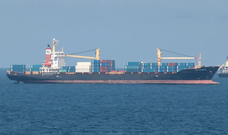 HR RHEA Container Ship IMO 9175597 photo 8