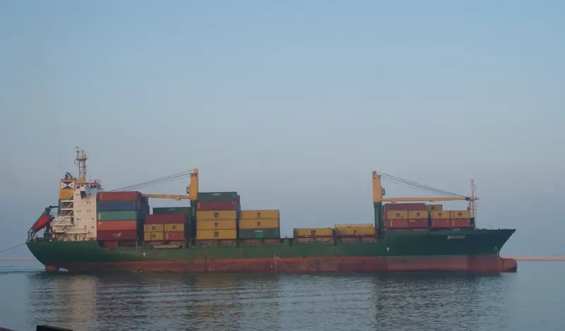MANDO Container Ship IMO 9175705 photo 9