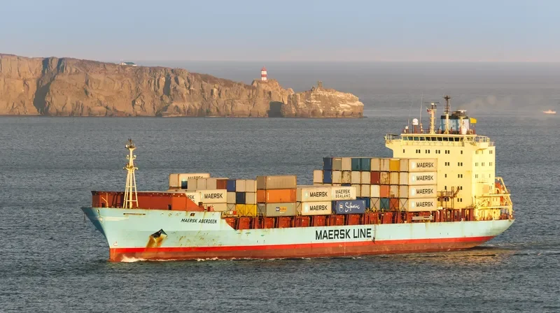 MAERSK ABERDEEN Container Ship IMO 9175793 photo 10