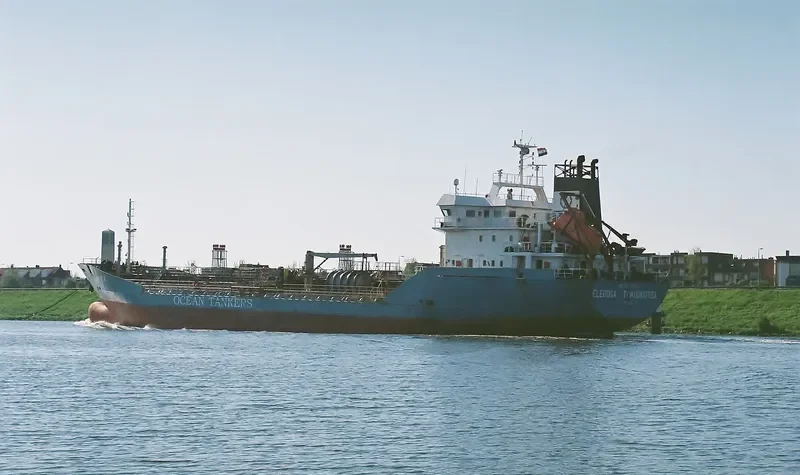 ELAURA Tanker IMO 9176591 photo 3