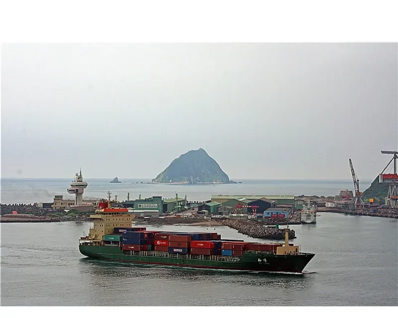HE YANG Container Ship IMO 9179476 photo 10