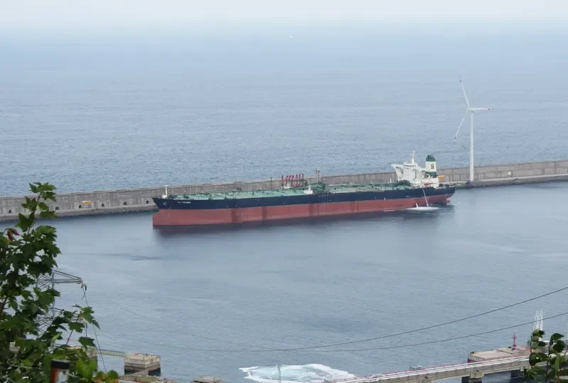 CROWN Tanker IMO 9179646 photo 2