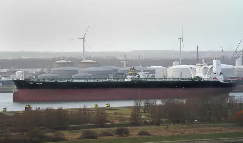 CROWN Tanker IMO 9179646 photo 3