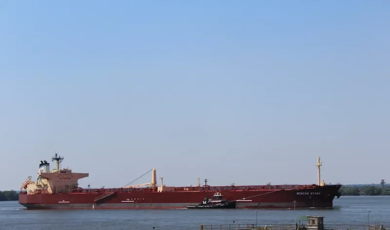 W STARS Tanker IMO 9180267 photo 2