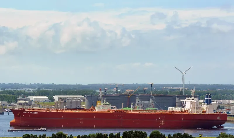 LUCKY TRADER Tanker IMO 9182306 photo 8