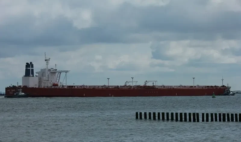 LUCKY TRADER Tanker IMO 9182306 photo 9