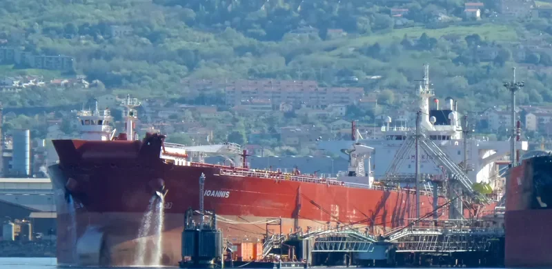 AURORA Tanker IMO 9183295 photo 9
