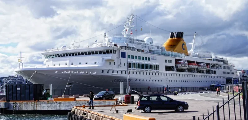 CHINESE TAISHAN Passenger Ship IMO 9183506 photo 5