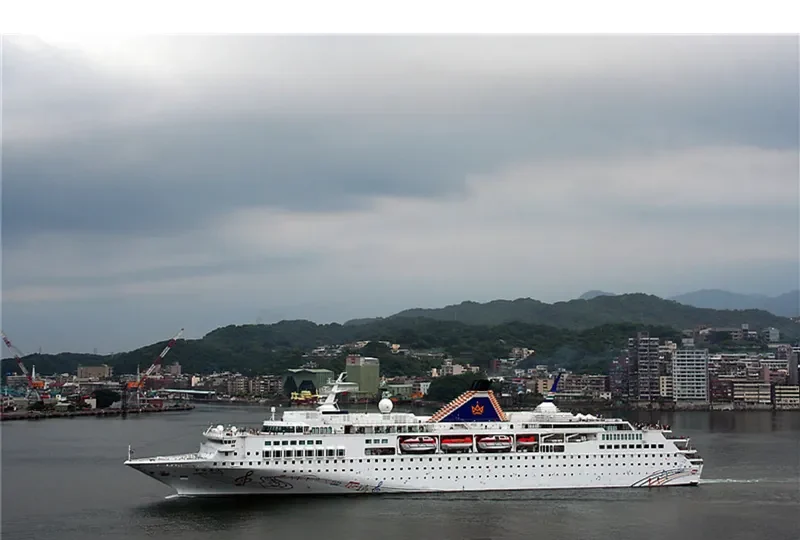 CHINESE TAISHAN Passenger Ship IMO 9183506 photo 8