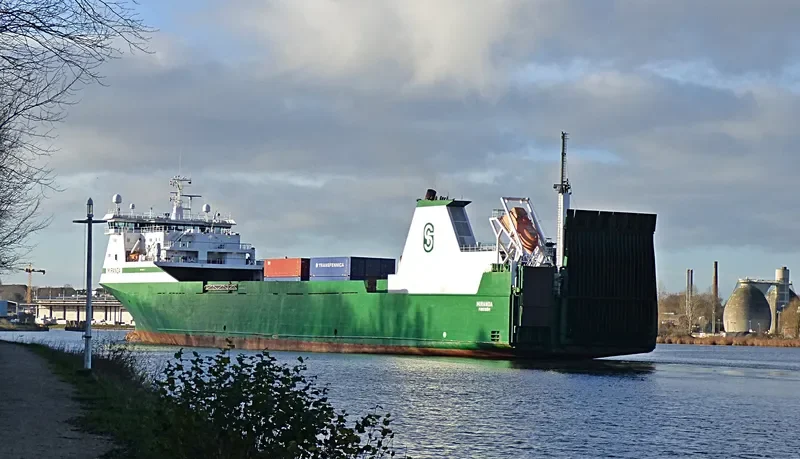 MIRAMAR EXPRESS Ro-Ro IMO 9183790 photo 2