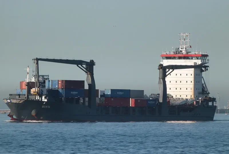 OLOMANA Container Ship IMO 9184225 photo 2