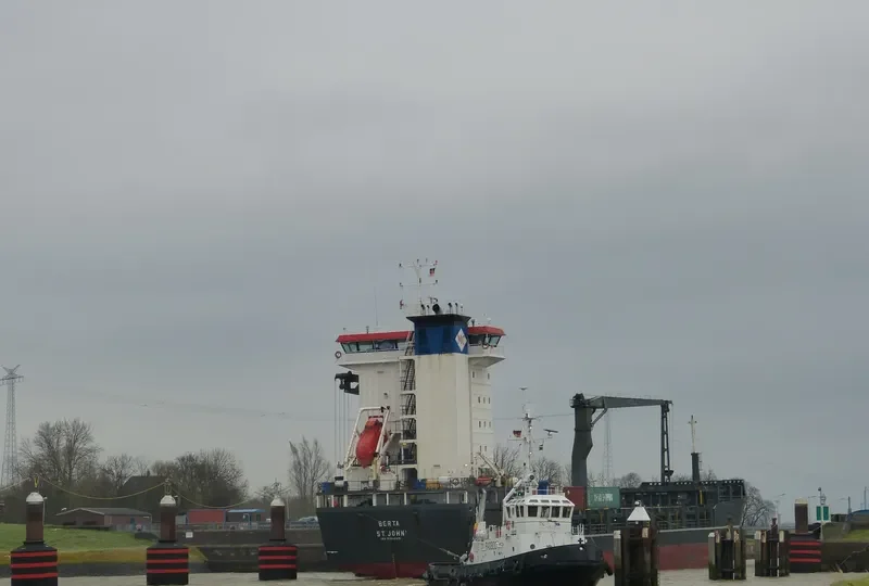 OLOMANA Container Ship IMO 9184225 photo 4