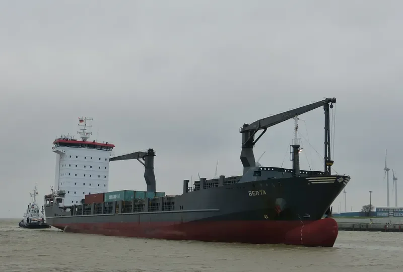 OLOMANA Container Ship IMO 9184225 photo 6