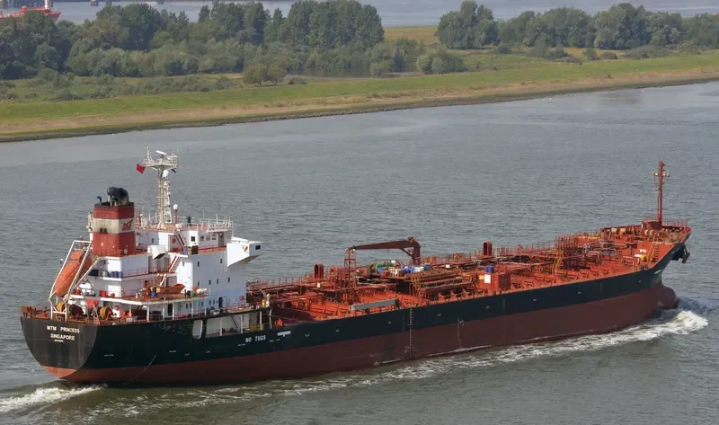 DONG FU SHAN Tanker IMO 9185853 photo 10