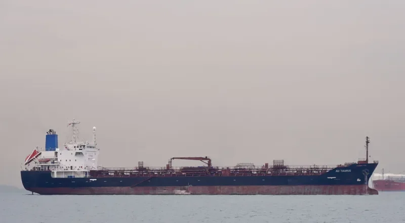 AU TAURUS Tanker IMO 9185877 photo 3