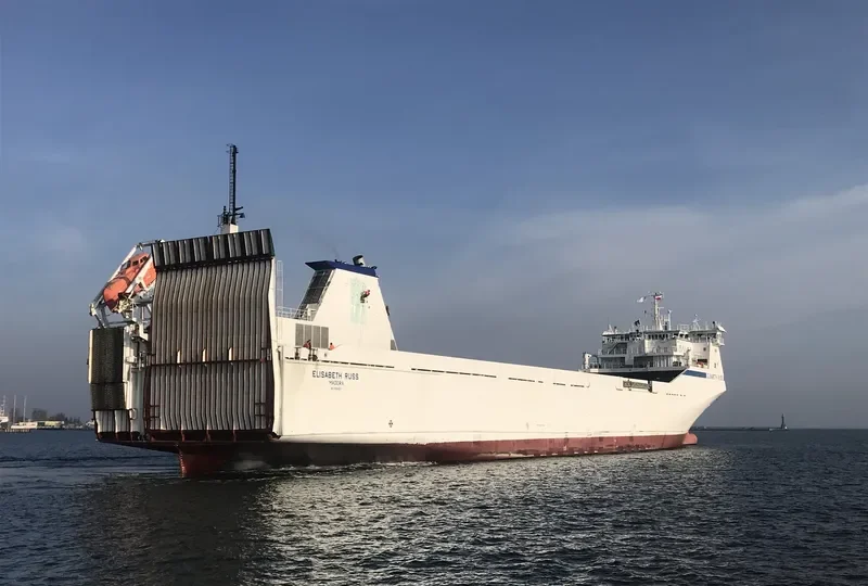 ELISABETH RUSS Ro-Ro IMO 9186429 photo 4