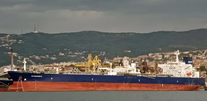 VORETS Tanker IMO 9186596 photo 4